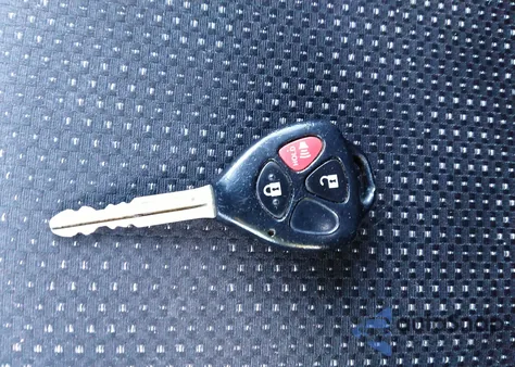 2009 Pontiac Vibe z USA, uszkodzony, nr VIN 5Y2SP67089Z426234